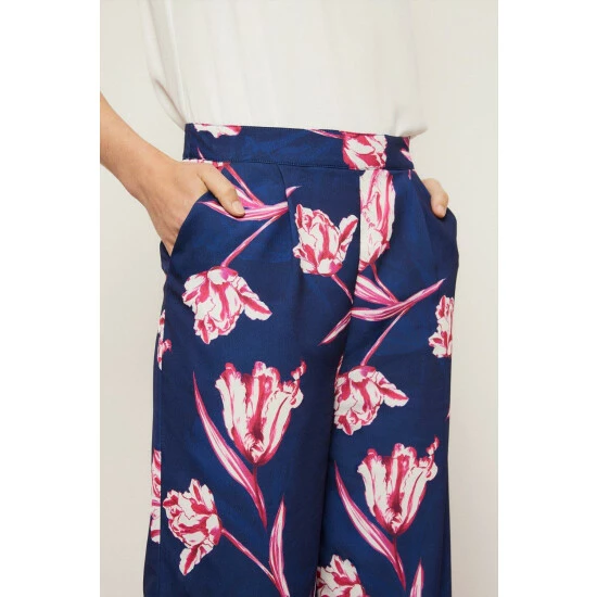 Wallis Navy Floral Print Satin Wide Leg Suit Trousers For Female 6 Wallis Navy Floral Print Satin Wide Leg Suit Trousers For Female - Image 4
