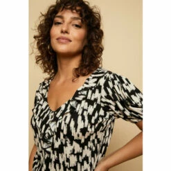 Wallis Mono Scratch Detail Jersey Ruffle Top For Female -Cheap Wallis Store unnamed file 5628